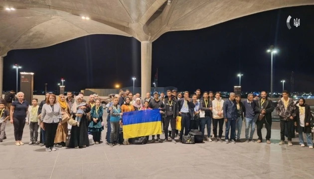 Україна евакуювала 48 своїх громадян із Гази, з них - 16 дітей