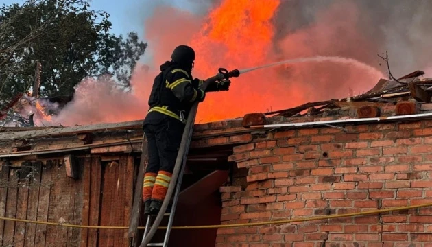 Росія вночі випустила близько 415 дронів та понад 40 крилатих і балістичних ракет - Зеленський