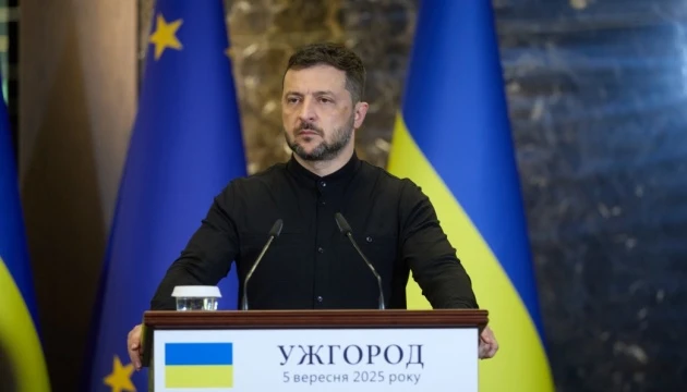 Зеленський: Ніхто не відмовляється від тиску на Росію через санкції, США координують їх з Європою