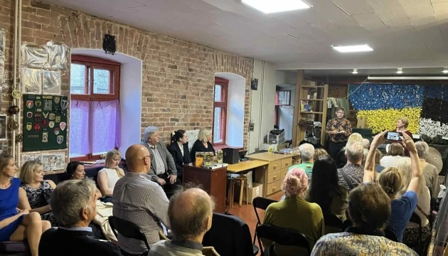 В Таллінні презентували книгу про українського військового, який пережив полон в РФ