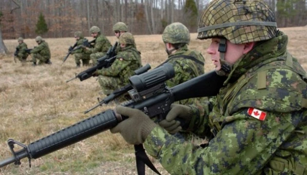 Новий міністр оборони заявив, що Канада втричі збільшить оборонні видатки і переозброїть армію