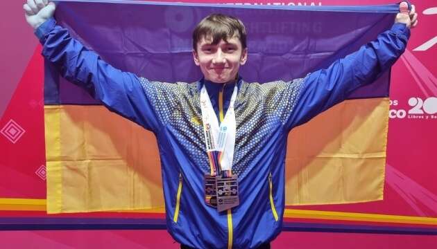 Важкоатлет Андрій Ревко виграв дві медалі юніорського чемпіонату світу