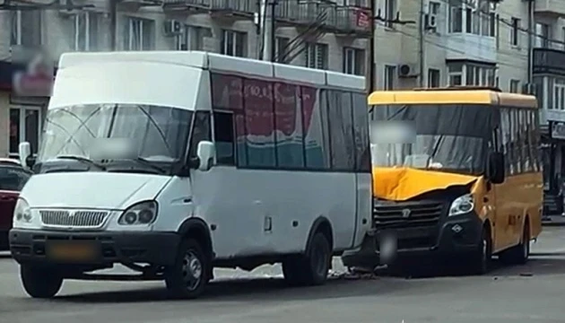 У Полтаві зіткнулися дві маршрутки, серед постраждалих - дитина