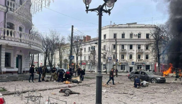 Унаслідок ракетного удару РФ зруйновані будівлі Сумського університету та будинки.