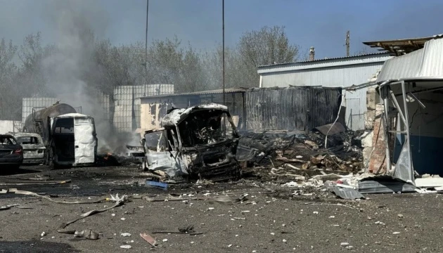 Війська РФ атакували «Шахедами» Слов’янськ: є поранений, пошкоджені СТО та підприємства