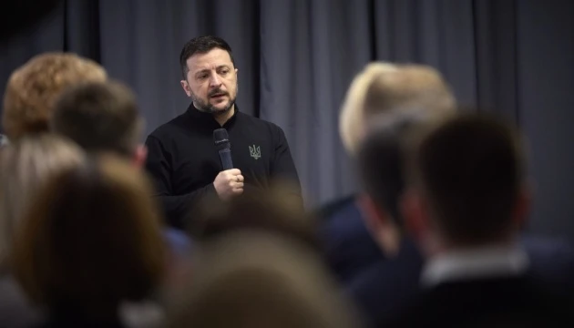 Членство в НАТО залишається на столі переговорів, але поки Україні потрібні гарантії безпеки - Зеленський