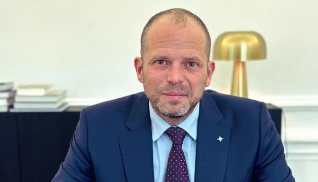 Міністр оборони Бельгії: Ахіллесовою пʼятою РФ є доходи від нафти, їх потрібно перекрити для миру в Україні