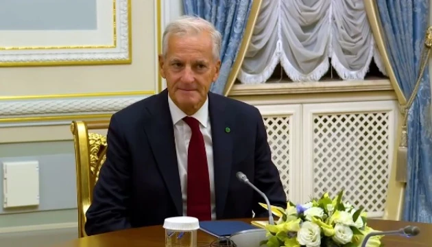 Премʼєр Норвегії підтримав необхідність припинення вогню перед переговорами про мир