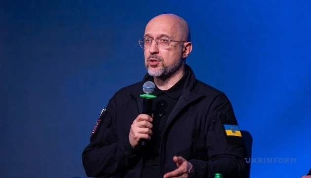 В Україні та за кордоном: Шмигаль розповів про виробництво і закупівлі зброї для ЗСУ