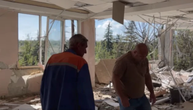 Офіс зруйнований, вибухи лунають щохвилини: як працюють газовики Костянтинівки