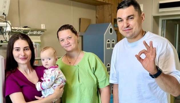 Лікарі Охматдиту за один наркоз провели шість операцій 8-місячній дитині зі складною патологією