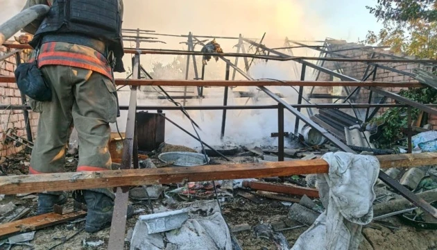 Унаслідок обстрілів Нікопольського району загинула людина, ще одна поранена
