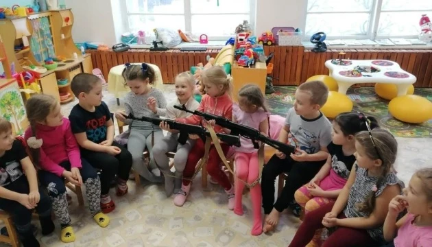 У Росії для підготовки дітей до війни змінюють програми навчальних закладів - розвідка