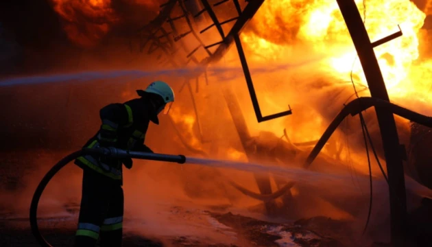 Внаслідок ворожого удару по Києву є займання