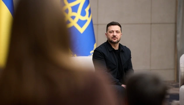Удари РФ по Україні можна зупинити лише спільними санкціями - Зеленський