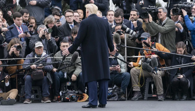 Лікар Трампа заявив, що президент США не заразний