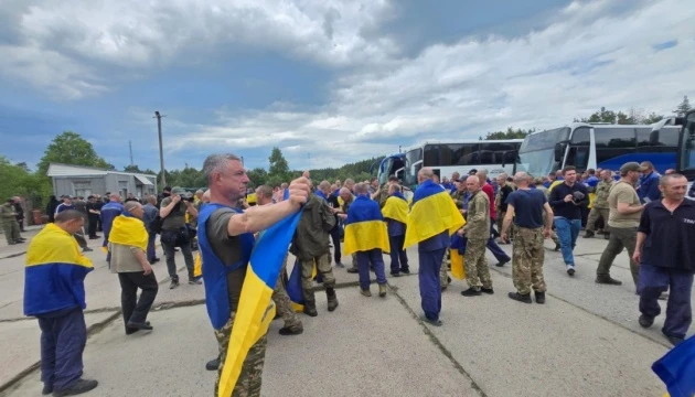 Коордштаб: Визволені з полону 307 оборонців України - представники рядового і сержантського складу
