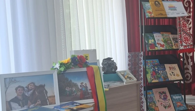 У столиці Казахстану відкрили «Українську книжкову поличку»