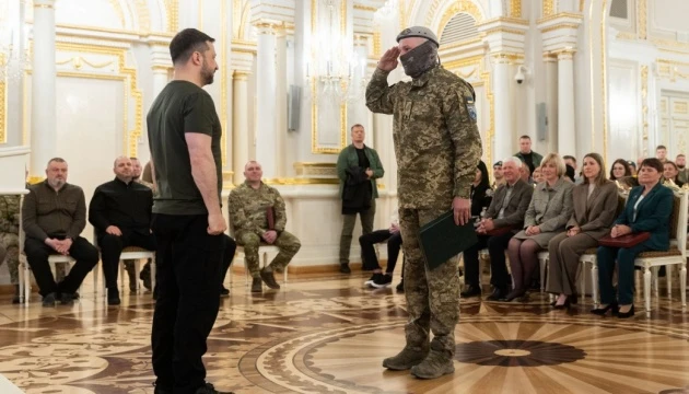 Зеленський нагородив ще 96 військових, 15 із них - посмертно