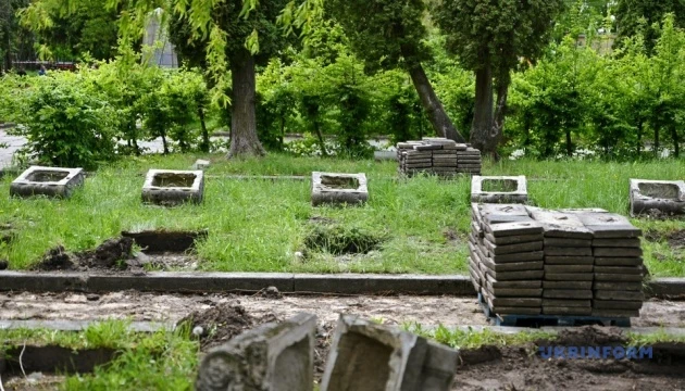Надгробки радянських поховань на Пагорбі Слави у Львові не відповідали захороненням - експерт