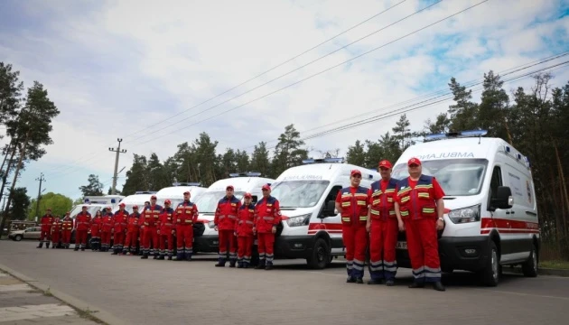 Київщина отримала шість реанімобілів від Фундації Зеленської та ВООЗ