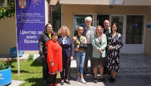 Посол у Сербії відвідав Центр для біженців, де обговорив потреби українців