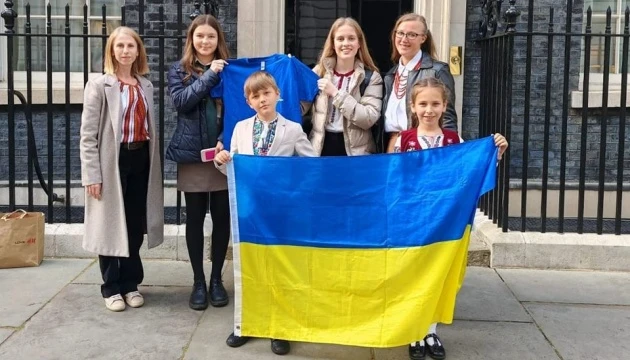 Сумівці презентували українську культуру у резиденції прем’єра Великої Британії