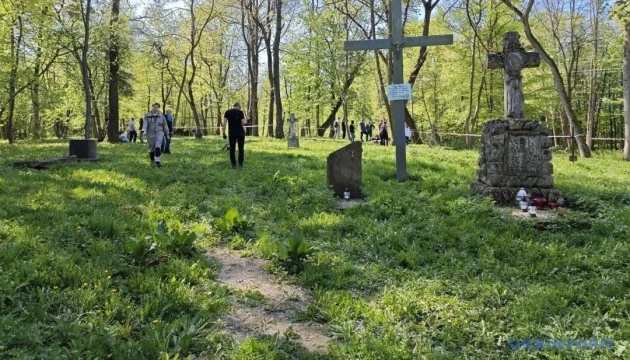ДНК-дослідження ексгумованих у Пужниках на Тернопільщині останків триватимуть 2-3 місяці - Наджос