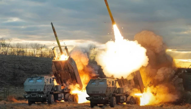 Міноборони уклало вже понад 20 контрактів з країнами-партнерами на постачання зброї для ЗСУ