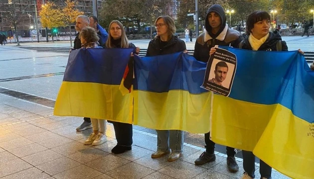 Культура не поза політикою: Українці протестували у Франкфурті проти опери «Борис Годунов»