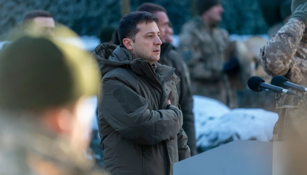 Зеленський прибув на Донбас, зустрінеться з військовими на передовій