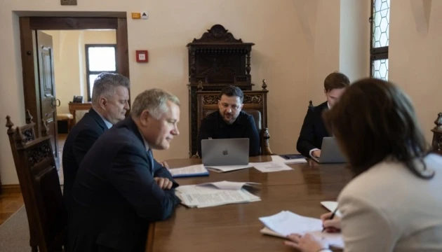 Зеленський поговорив з Вучичем: Розраховуємо на відновлення переговорів про зону вільної торгівлі