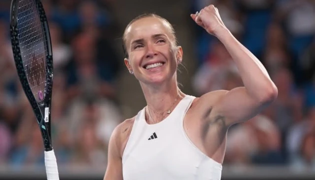 Світоліна перемогла першу «ракетку» Угорщини на старті Ролан Гаррос