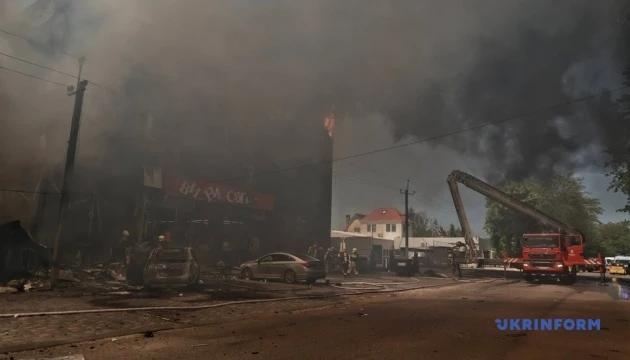 Влучання дрона в одеський ТЦ: кількість постраждалих зросла до 11, серед них - двоє дітей
