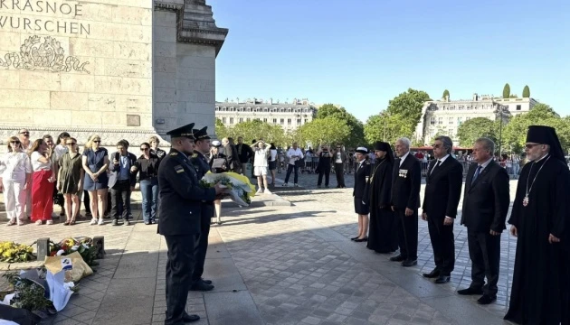 Під Тріумфальною аркою в Парижі пройшли заходи до роковин загибелі Петлюри