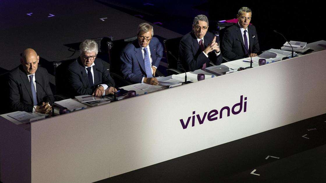 Vivendi cerca colloquio col governo, Borsa specula su Tim