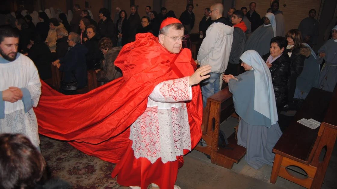 Sinodo dei vescovi 2023, la ‘scomunica’ del cardinale tradizionalista: “Errori e divisioni si abbatteranno sulla Chiesa”