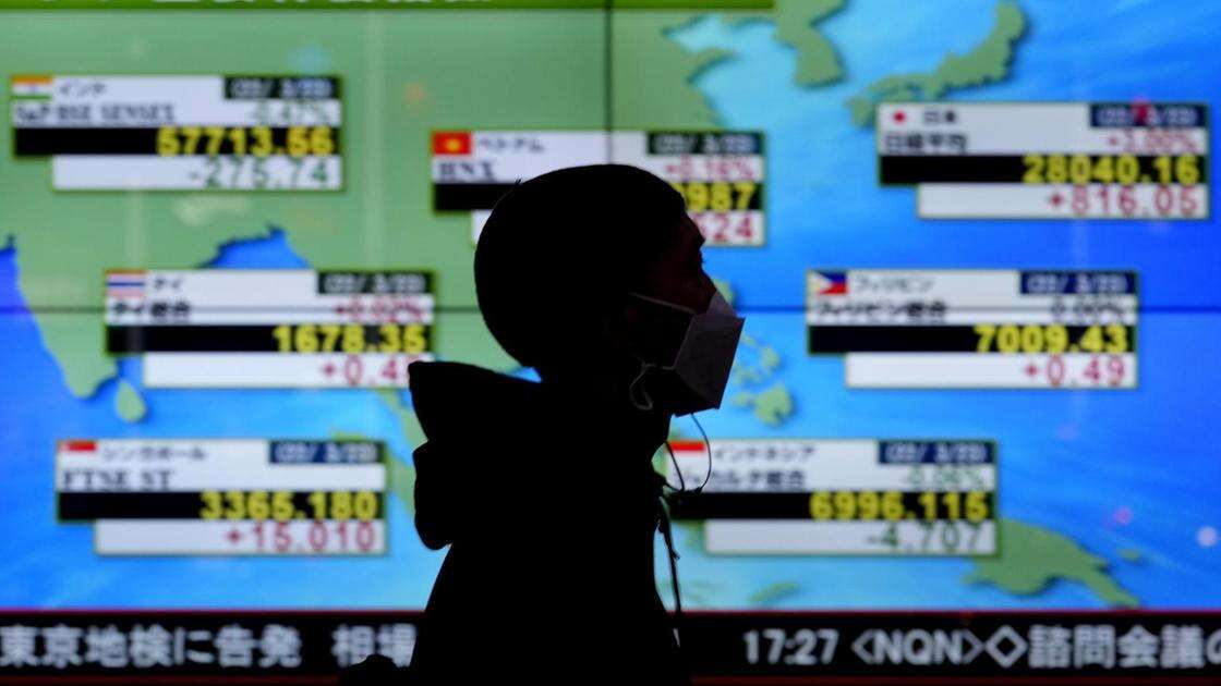 Borsa: Asia in ordine sparso dopo i tassi in Cina, Tokyo +0,37%