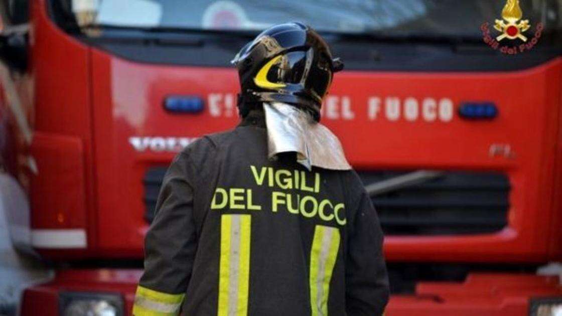 Genova, incendio all’ospedale San Martino: evacuati 25 pazienti. Toti: “Non ci sono feriti”