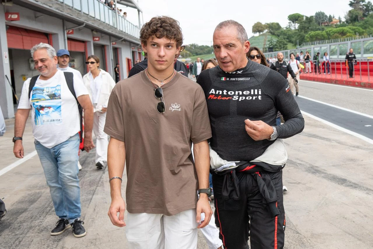 Prima del Gp urtò e ferì con l’auto un vigile. Accuse archiviate al papà di Kimi Antonelli