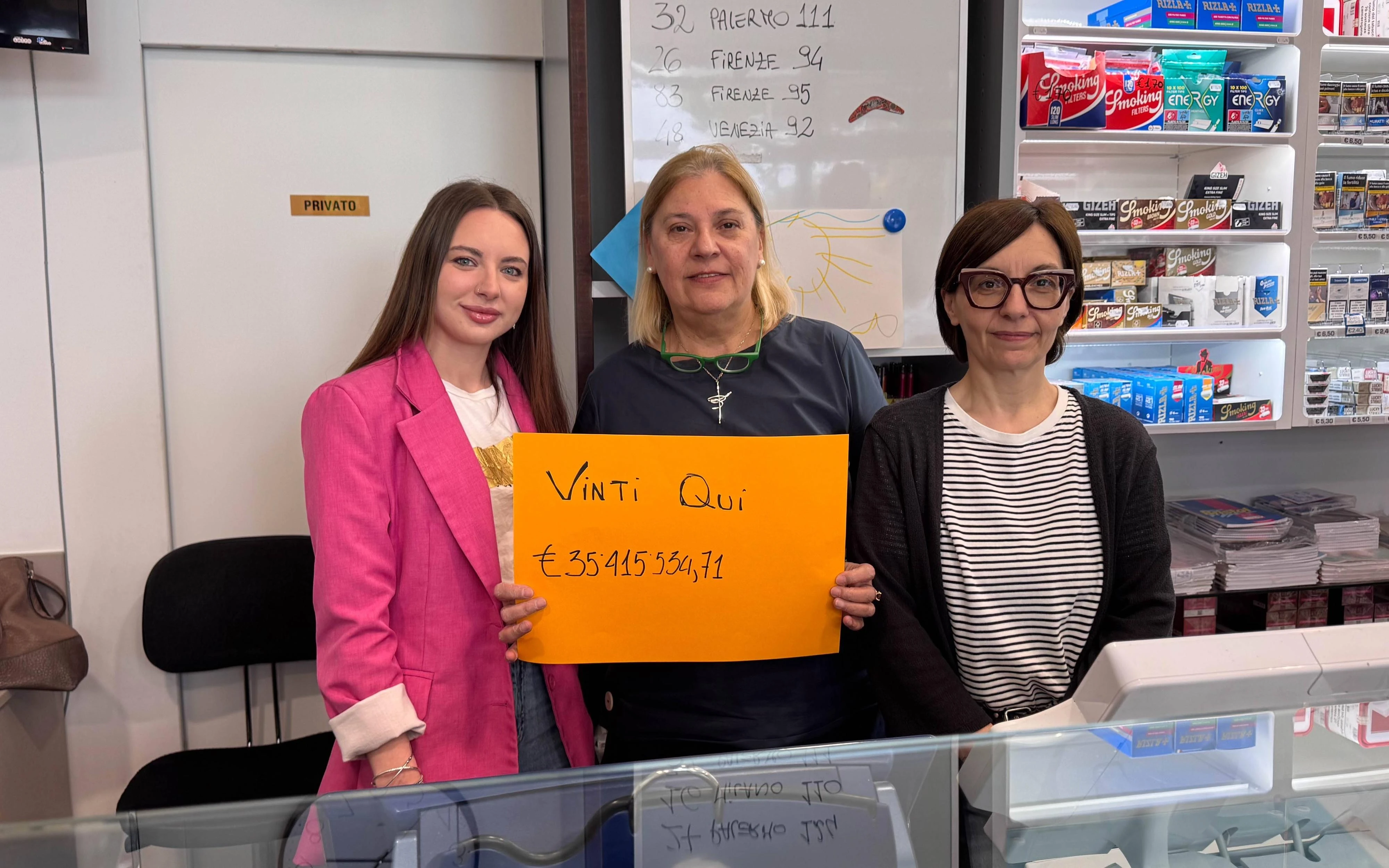 Superenalotto a Desenzano, la tabaccaia del 6 milionario: “Siamo felicissimi. Il vincitore? Non sappiamo proprio chi sia”