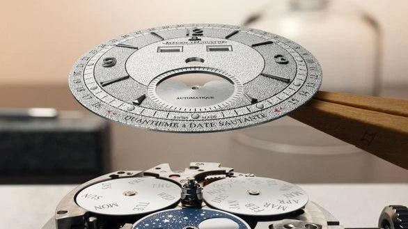 ’Master Control’. L’interpretazione contemporanea di un calendar assoluto