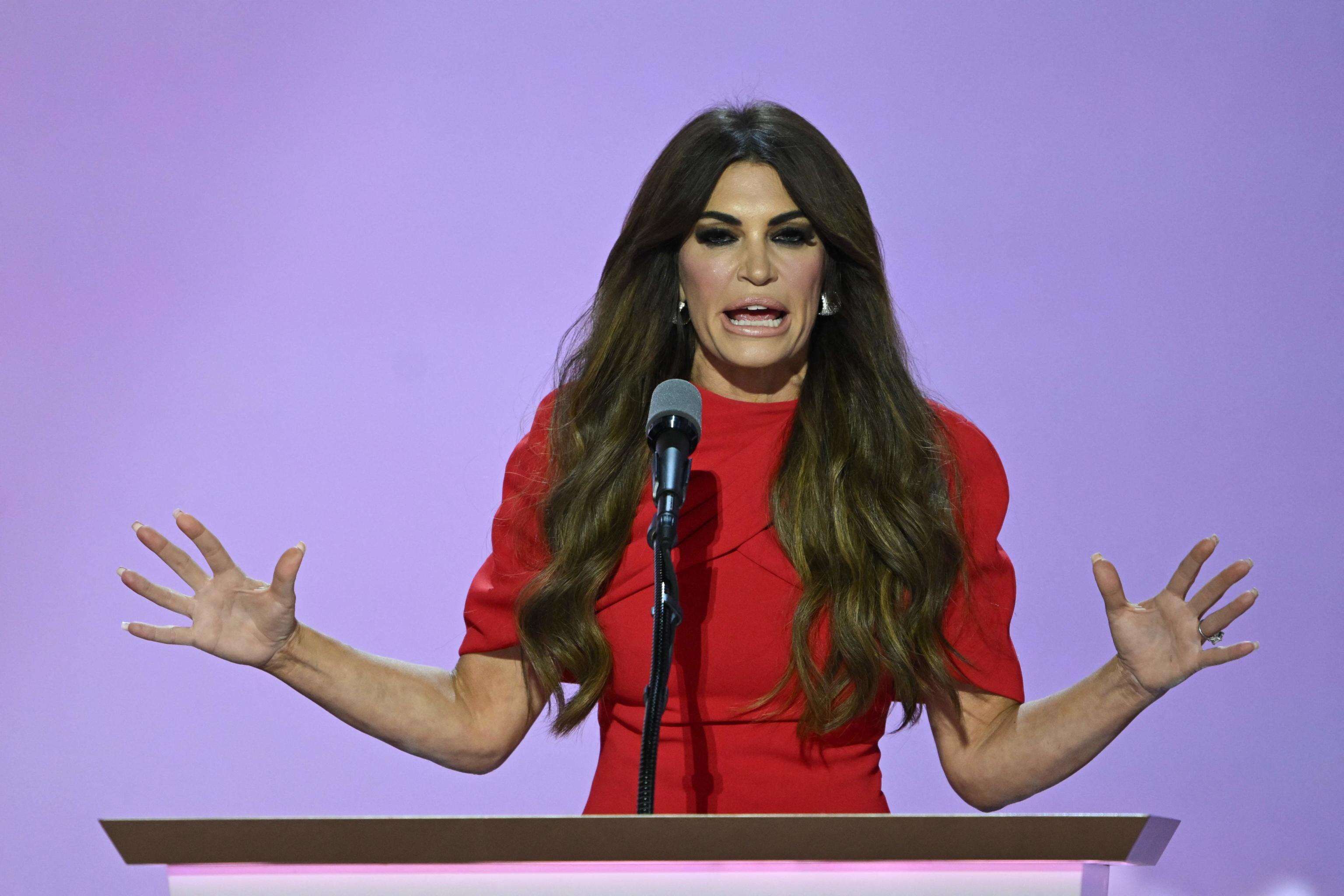 Kimberly Guilfoyle nuova ambasciatrice Usa in Grecia: è l’ex compagna di Donald Trump Jr