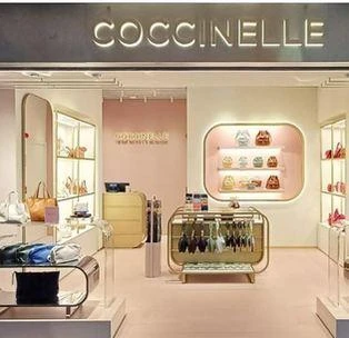 Semestre in crescita vendite a +10%. E nuovi store anche all’estero
