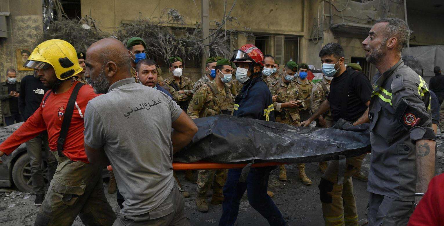 Bombe israeliane su Beirut: è strage. Ma il raid contro Hezbollah fallisce. Il caso Netanyahu divide ancora