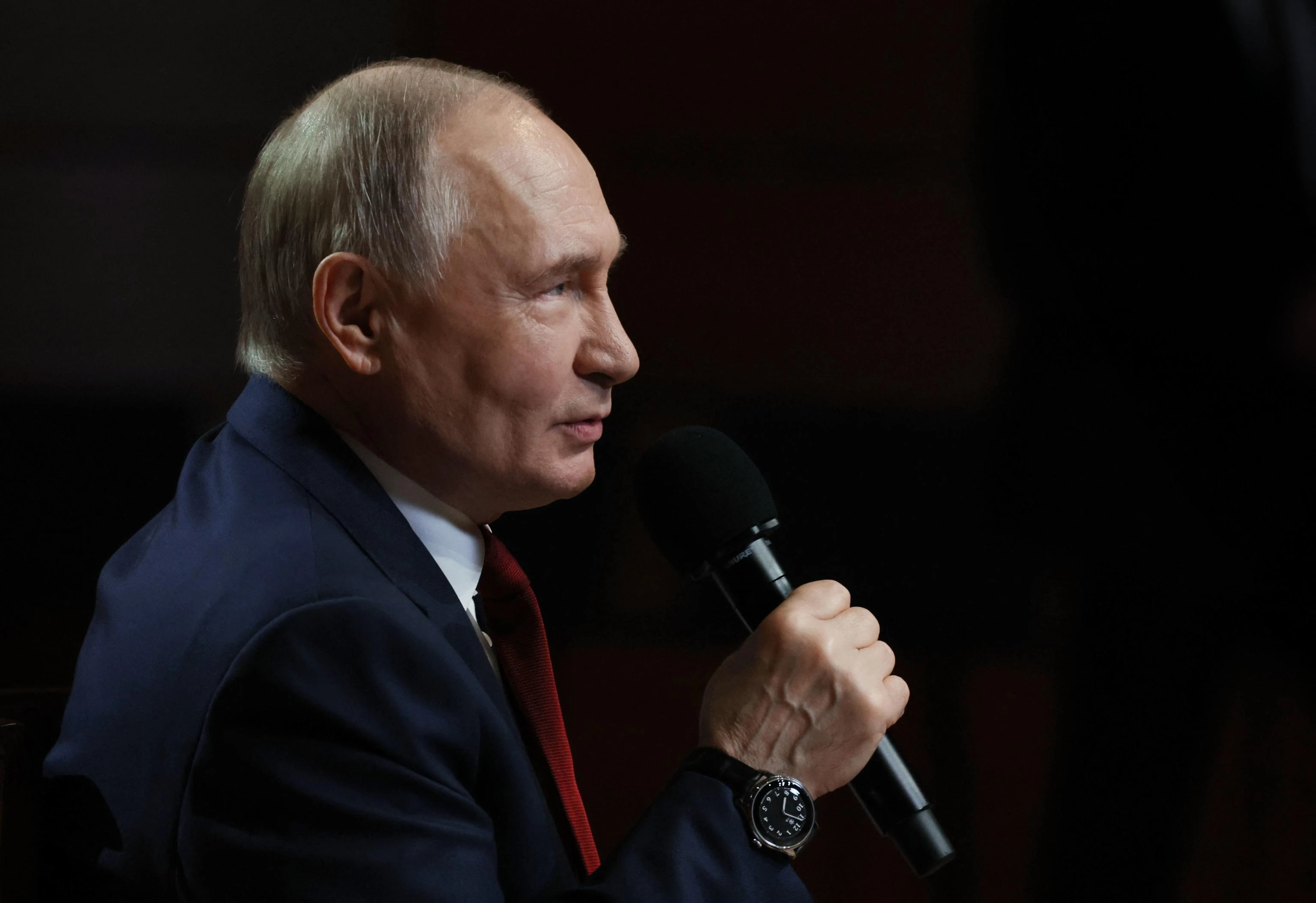 Il timore dell’Ue dopo la telefonata Trump-Putin: il tycoon pronto a scaricare l’Ucraina