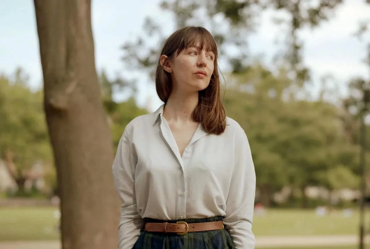 Sally Rooney sfida il governo britannico: “Finanzio la causa palestinese”. Rischia l’arresto e 14 anni di carcere