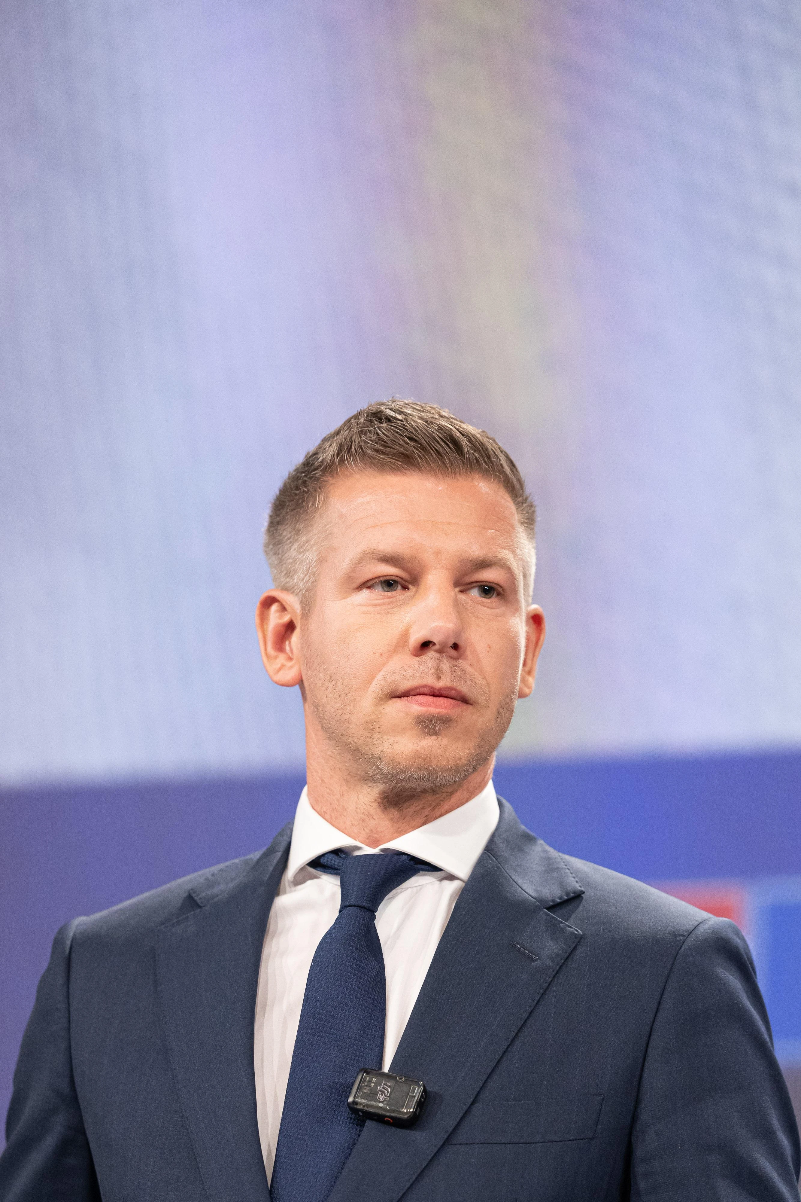 Ungheria, l’ultima sfida del premier Magyar a Sulyok: cambiare la Costituzione per destituirlo