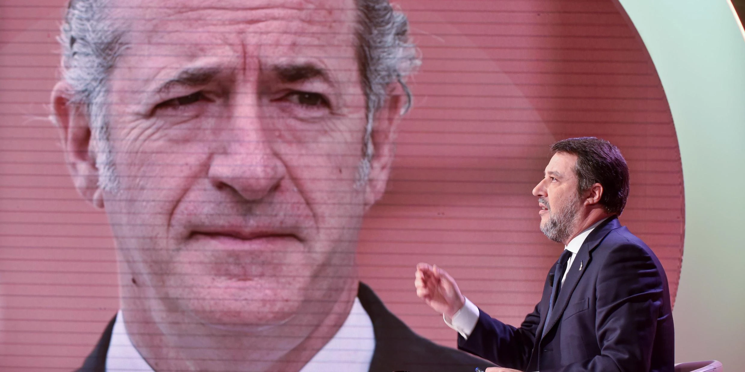 Terzo mandato, si riparte. FdI vuole accelerare. E De Luca elogia Meloni