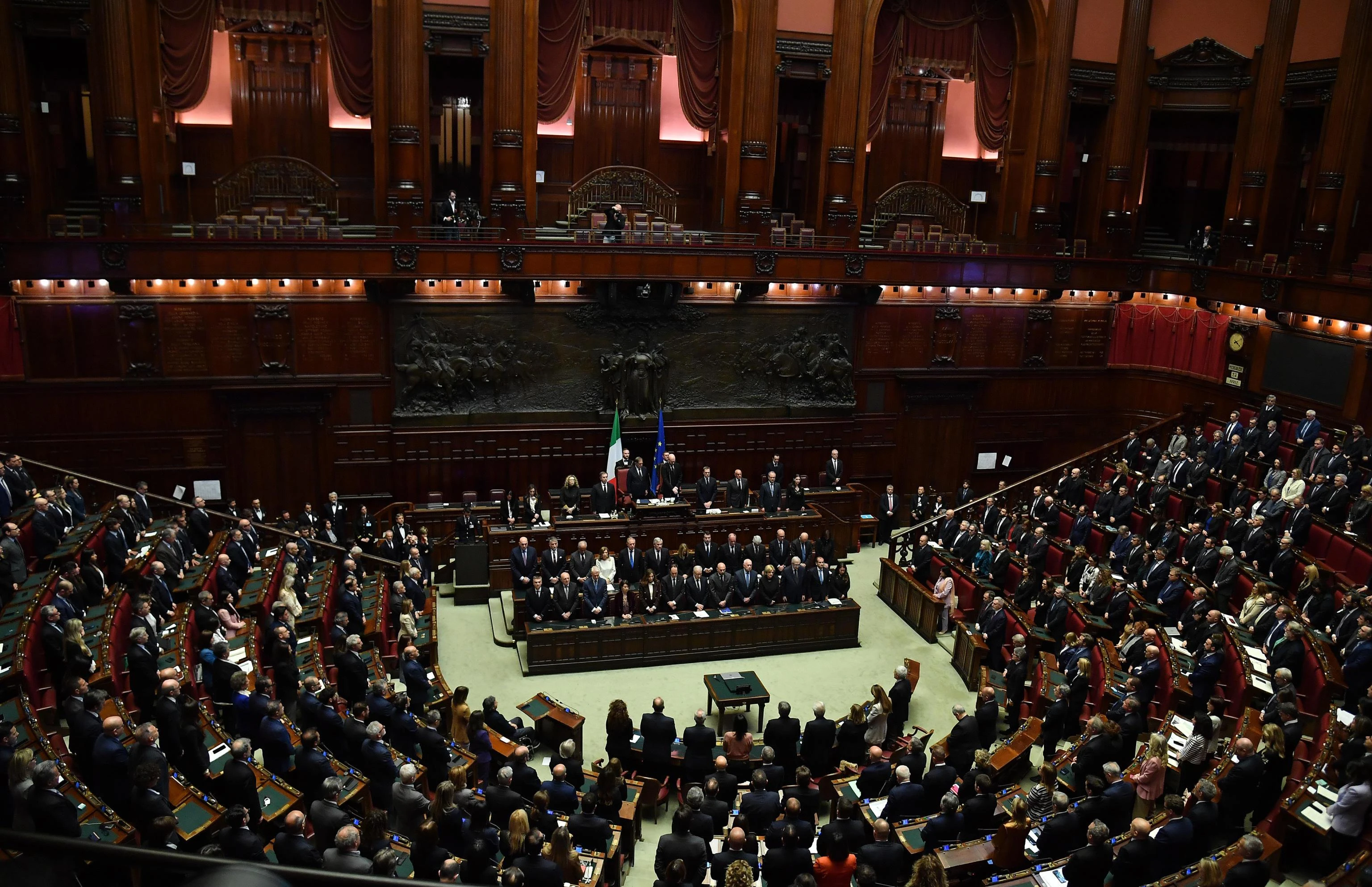 L’Italia al cospetto del Papa: Mattarella, la premier, la sinistra. La politica accoglie il nuovo Pontefice